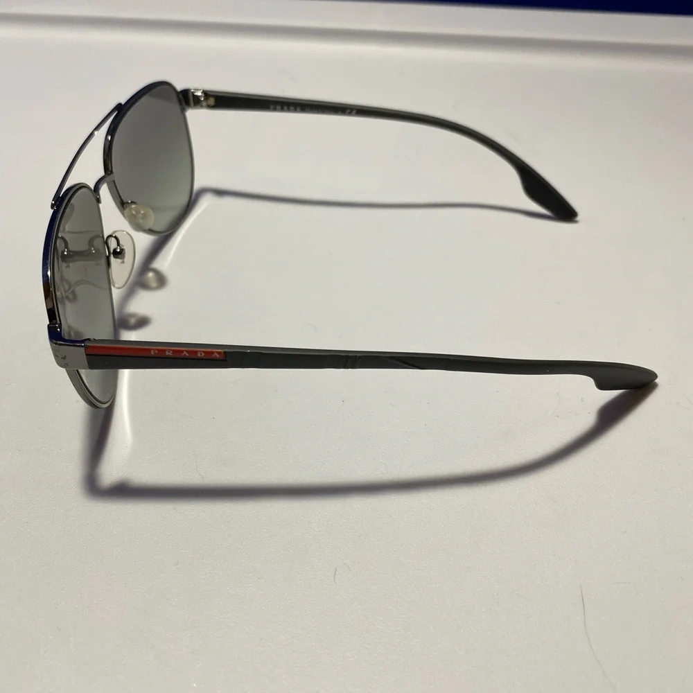 Prada euc guc